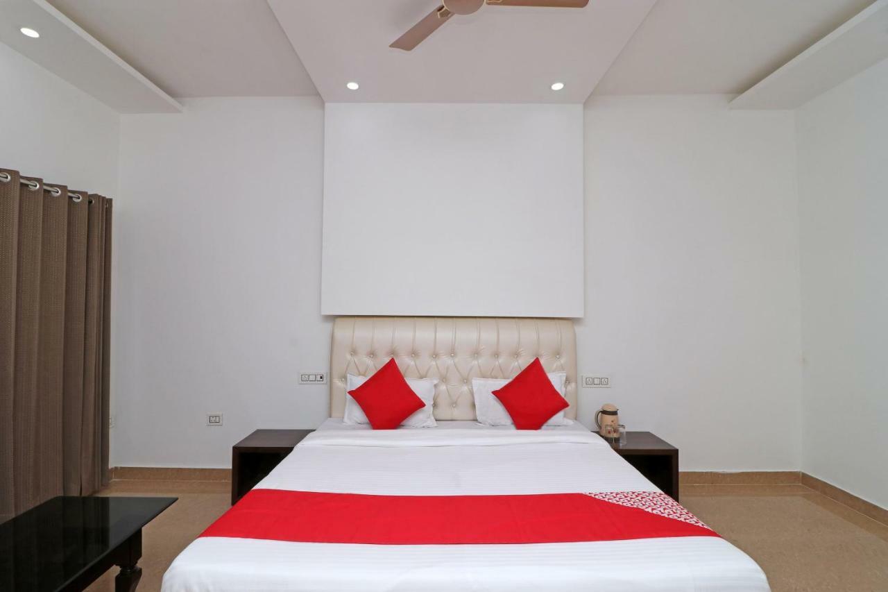 Oyo 29755 Hotel Jammu Airlines Экстерьер фото