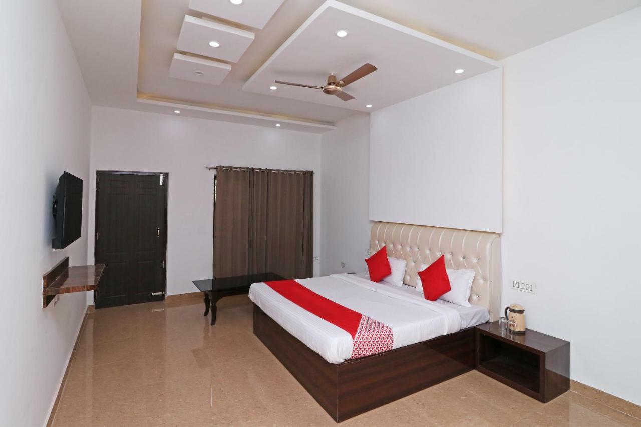 Oyo 29755 Hotel Jammu Airlines Экстерьер фото
