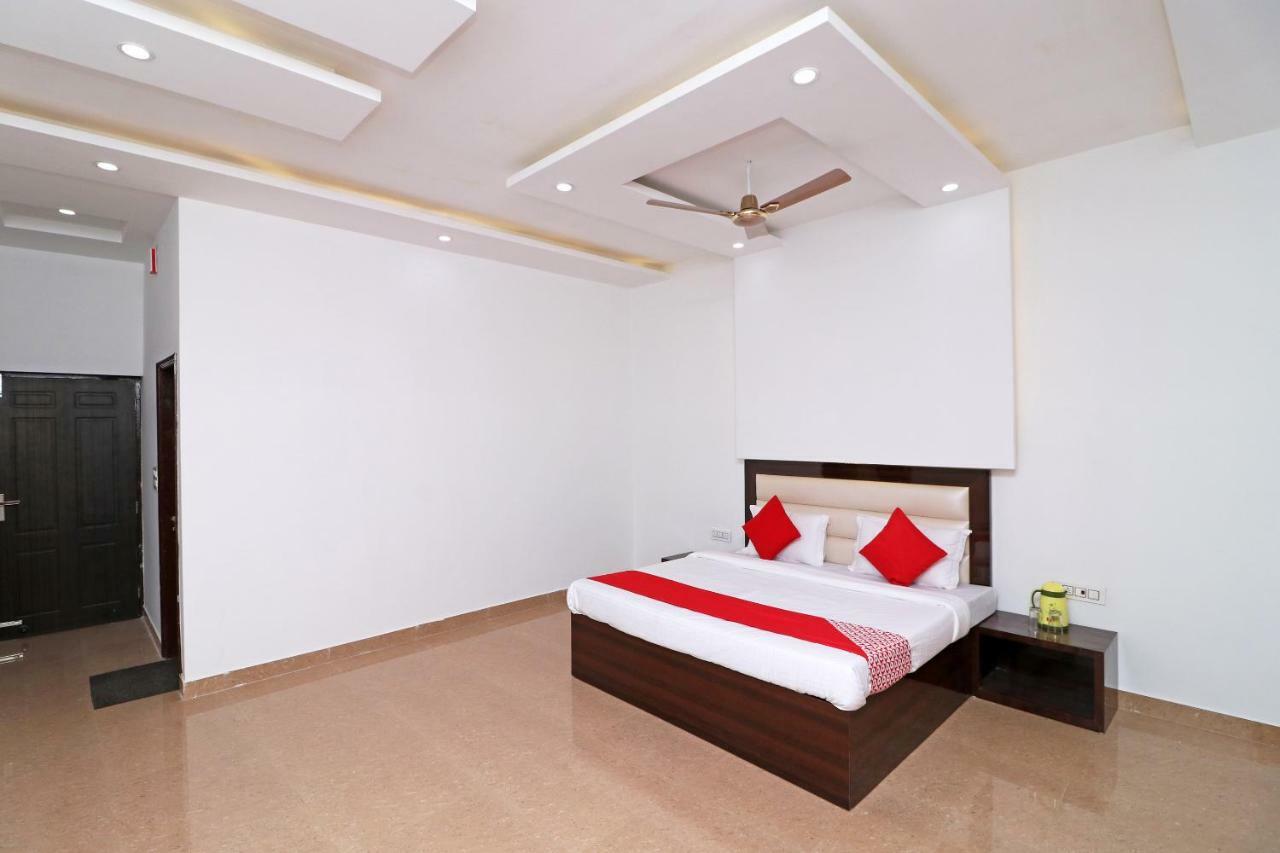 Oyo 29755 Hotel Jammu Airlines Экстерьер фото
