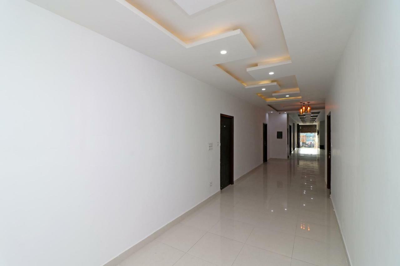 Oyo 29755 Hotel Jammu Airlines Экстерьер фото