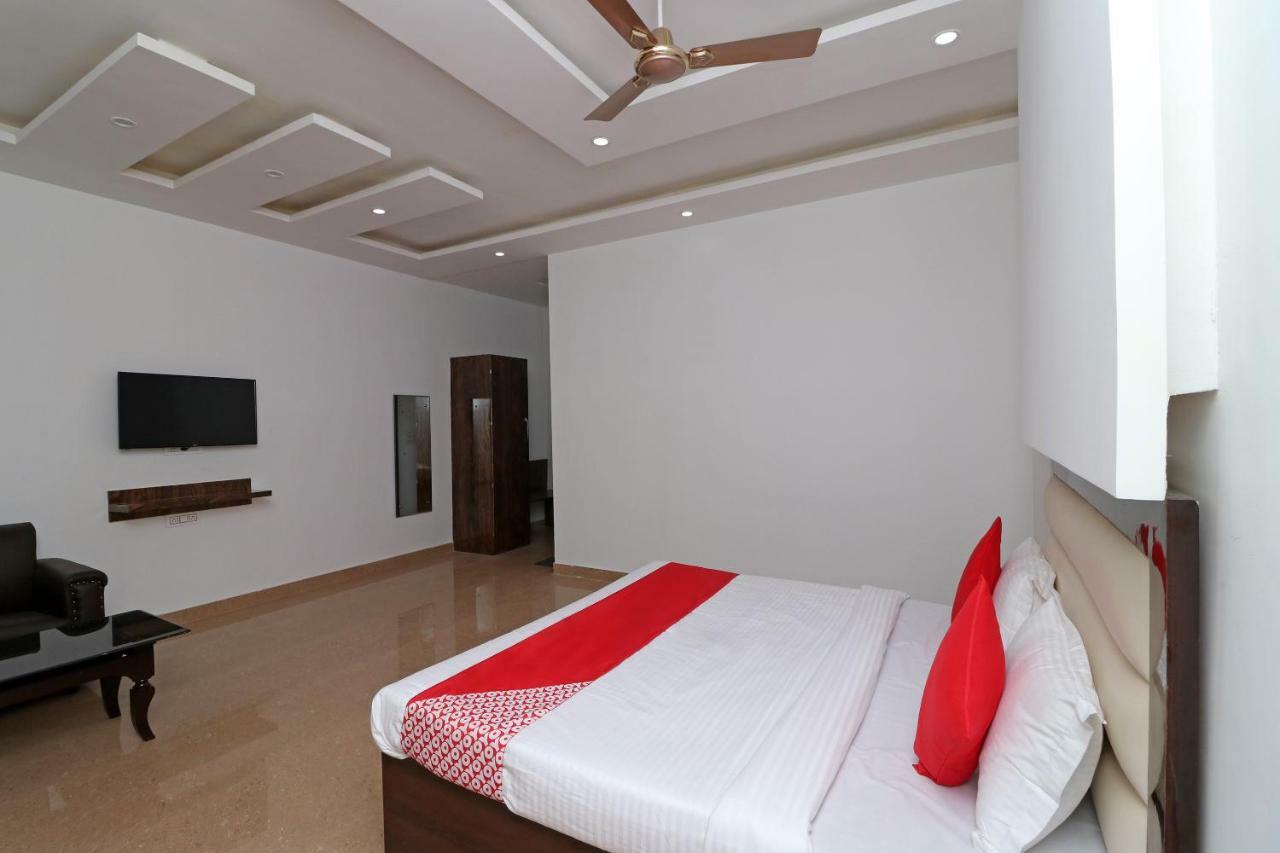 Oyo 29755 Hotel Jammu Airlines Экстерьер фото